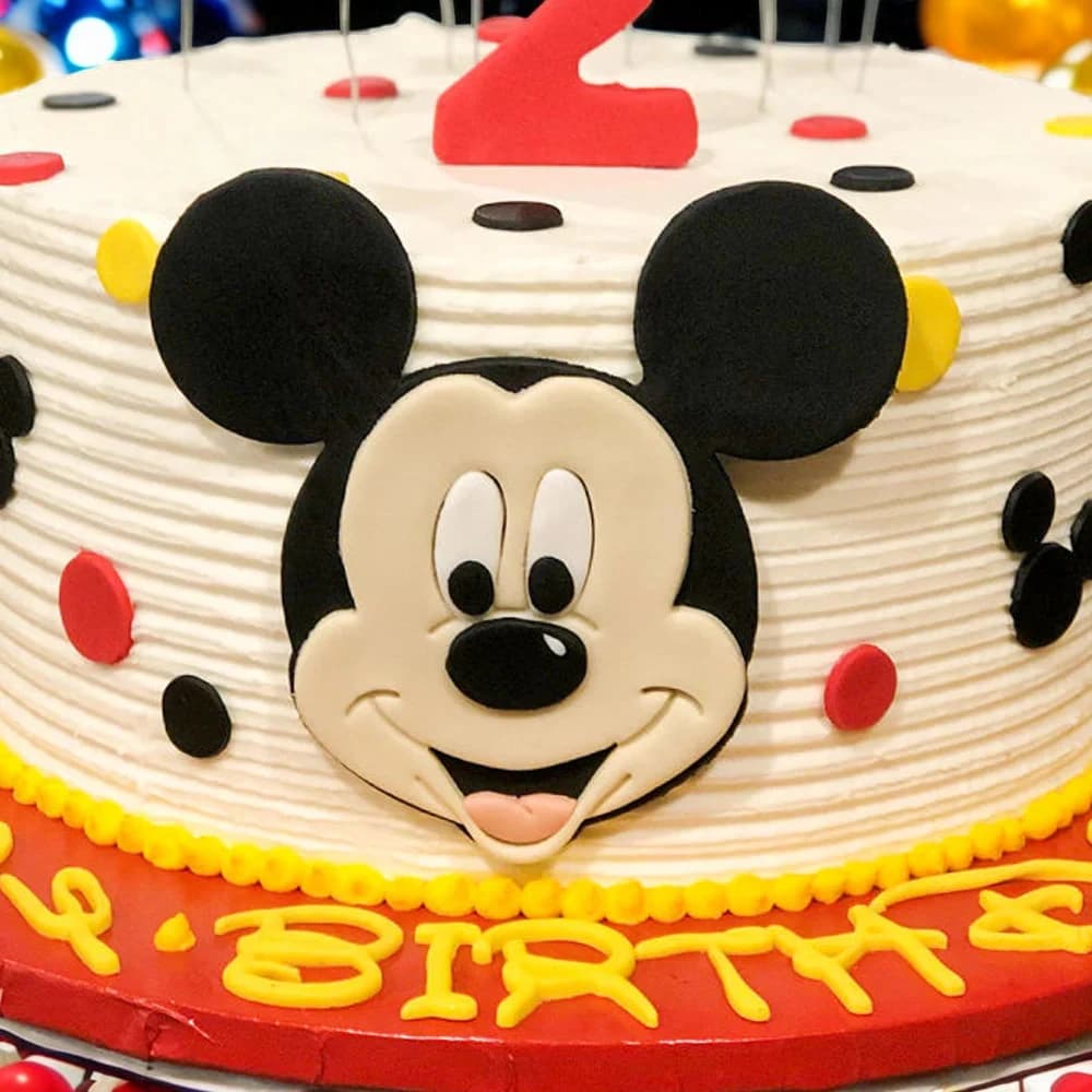 Micky star vanilla fondant cake