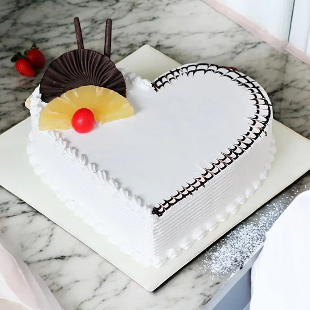 Pineapple Valentines heart cake view 2