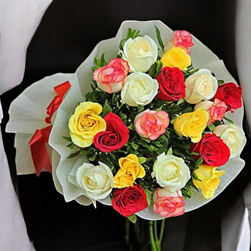 Touch of Luxury Mix Roses Bouquet view 3