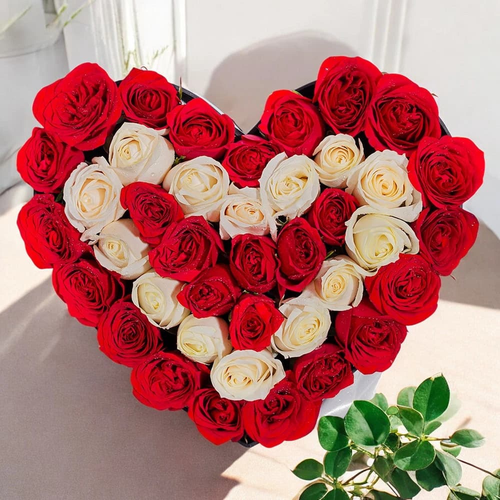 Elegant Heart Mix Roses Arrangement