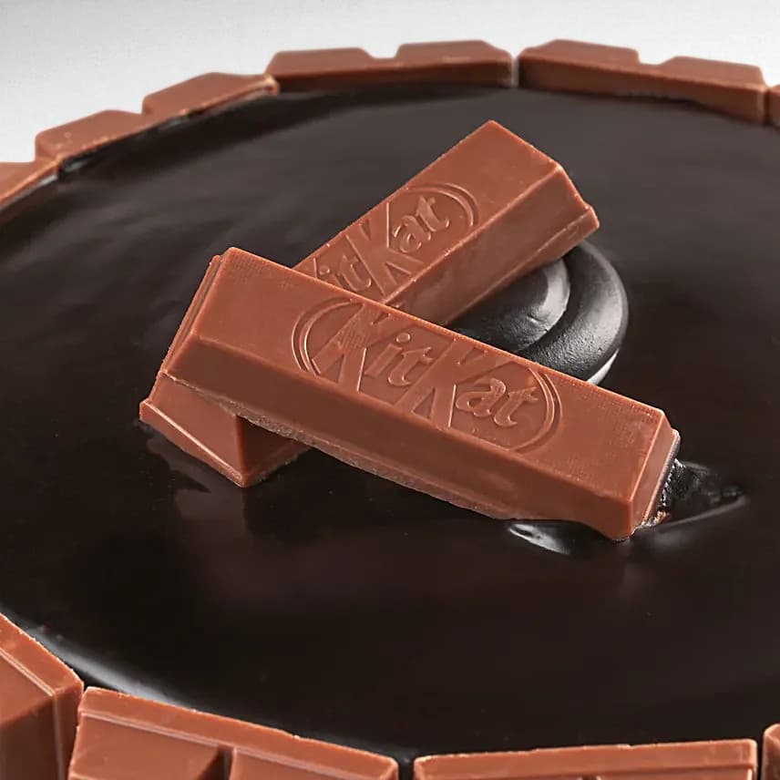 KitKat Fantasy Truffle Cake view 4
