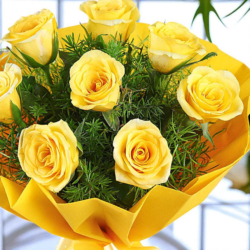 Enticing 8 Yellow Roses Bouquet view 1