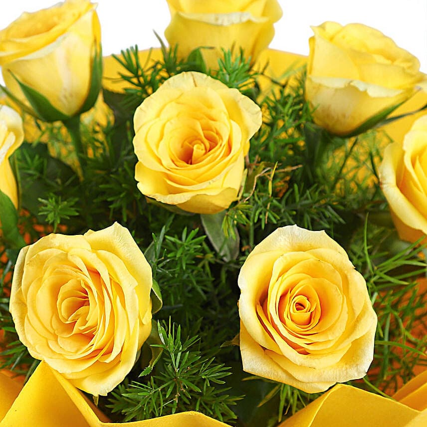 Enticing 8 Yellow Roses Bouquet view 2