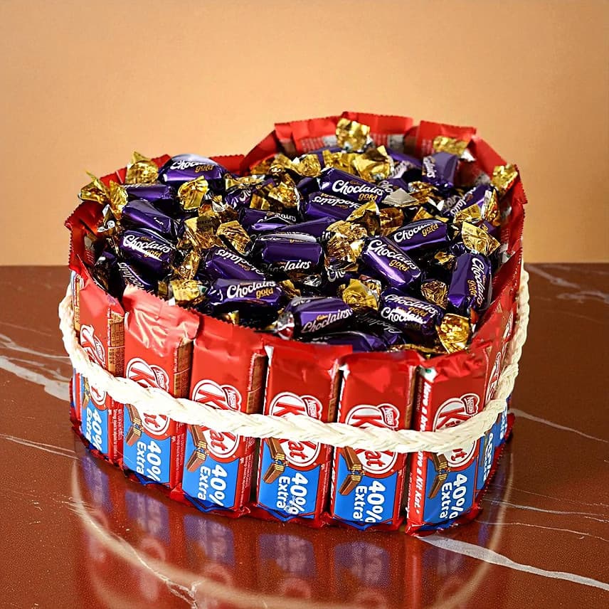 Break Apart Kitkat Choclairs Heart Pie view 1