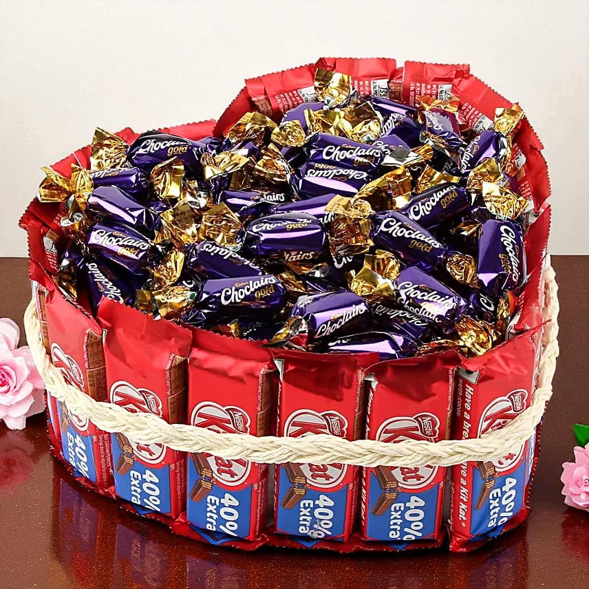 Break Apart Kitkat Choclairs Heart Pie view 2