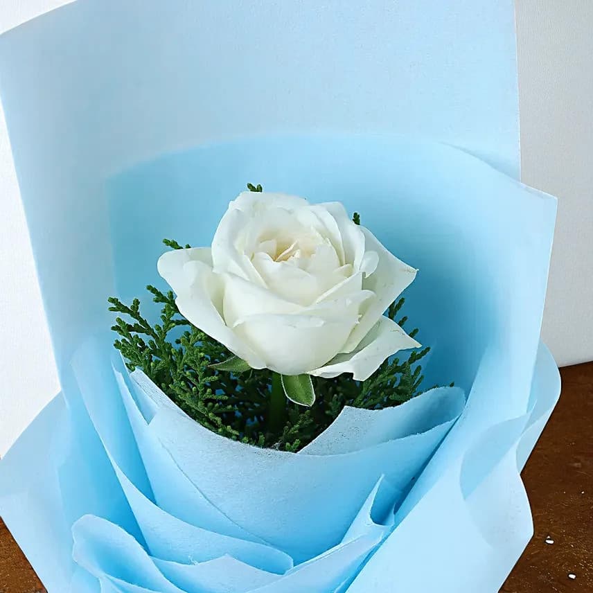 Pretty Rose Bouquet & Truffle Cake view 3