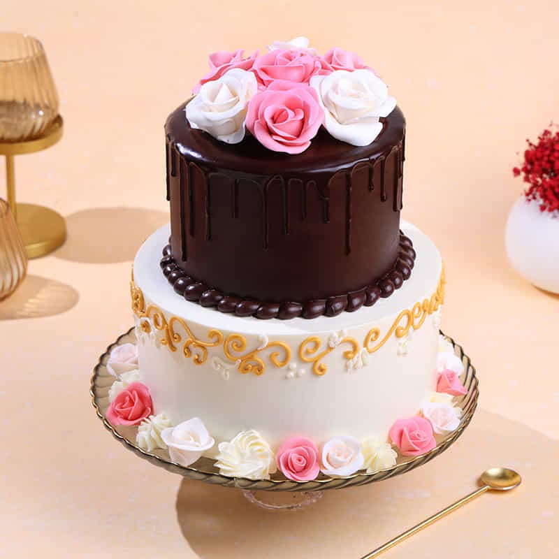 Floral Wedding Theme Cake whiteHeart