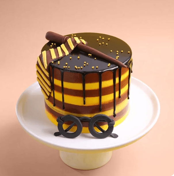 Harry Potter Gryffindor Drip Cake